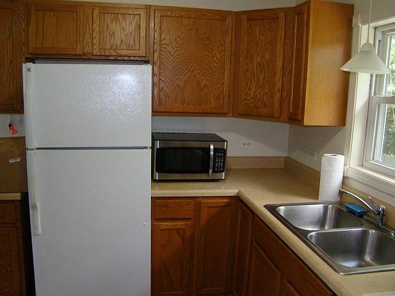 Very large, eat in kitchen