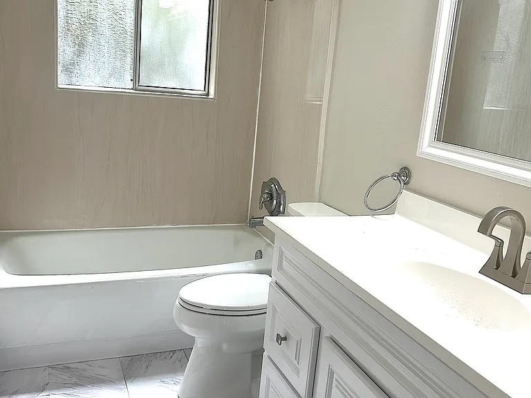 239 Williams Ave N #2 — Photo 6