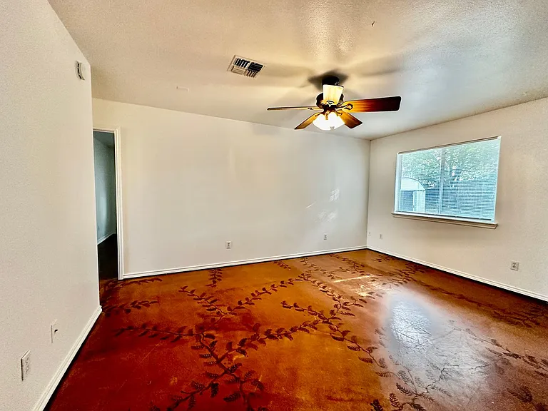 123 Amelia Ct — Photo 2