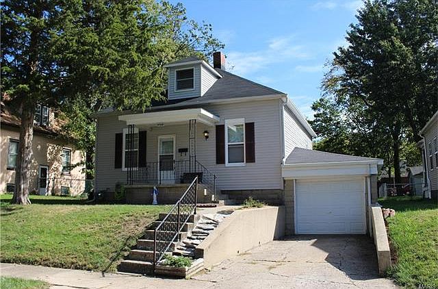 1st image of 1323 Laurel St