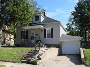1323 Laurel St, Highland, IL 62249