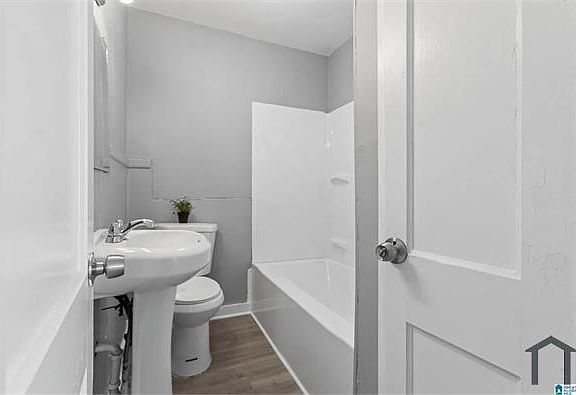 4th image of 4628 Hillman Dr SW