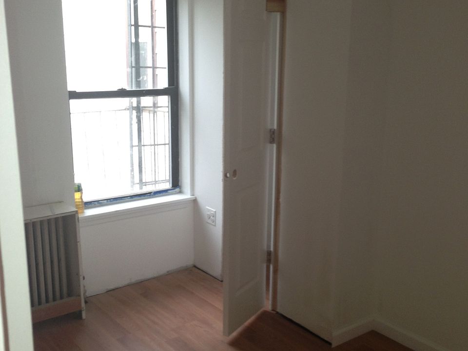 Bedroom with Closet