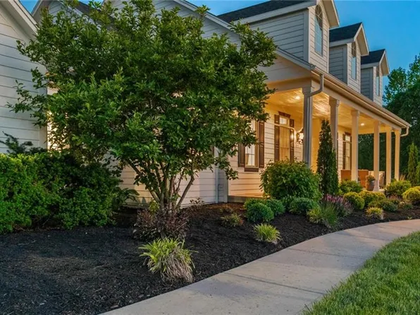 21225 Cedar Niles Rd, Spring Hill, KS 66083