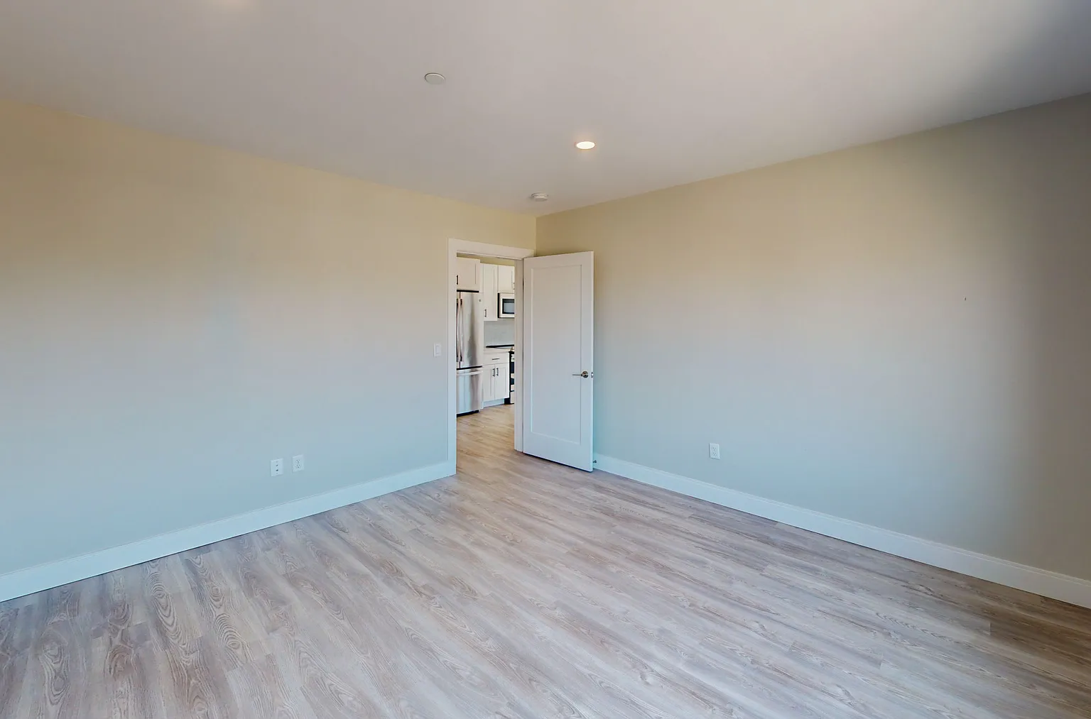 2 bed, 885 sqft, $3,650 — Photo 4