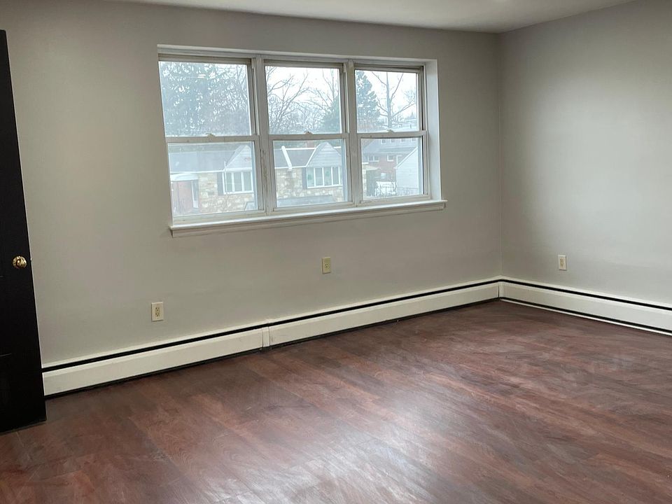 1st image of 815 Solly Ave Floor 2