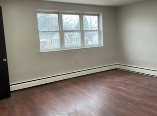 815 Solly Ave FLOOR 2, Philadelphia, PA 19111