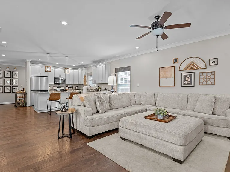 115 Thalia Rd — Photo 11