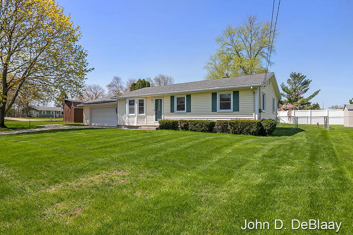 3045 Northville Dr NE photo 1