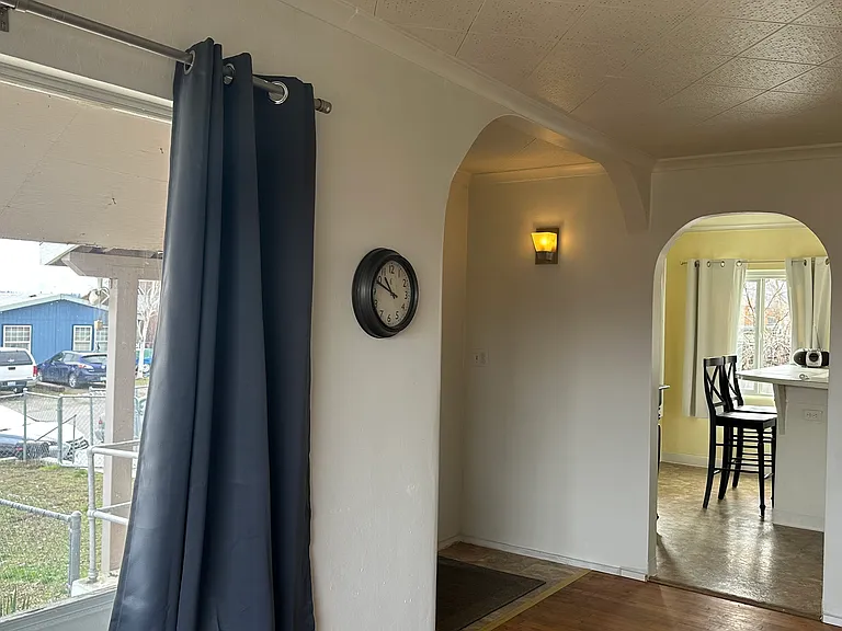926 S Chelan Ave — Photo 3