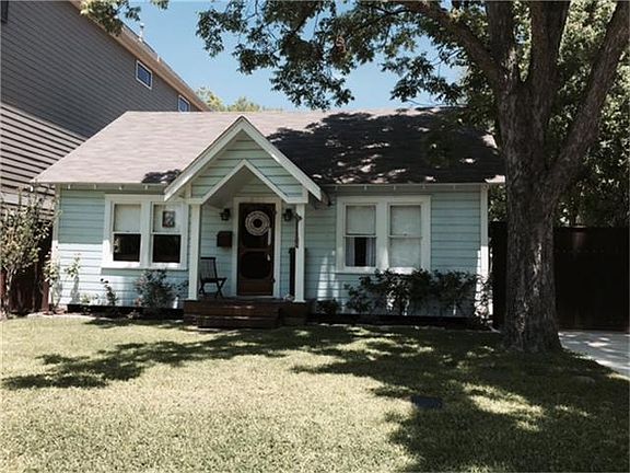 Charming bungalow on 2 lots in Sunset Heights