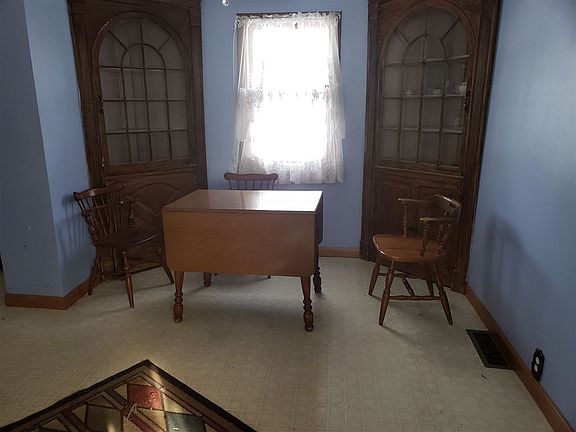 5th image of 1632 Oakes Ave