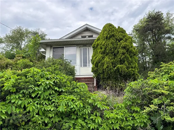 1041 Clinton Rd, Clinton, PA 15026