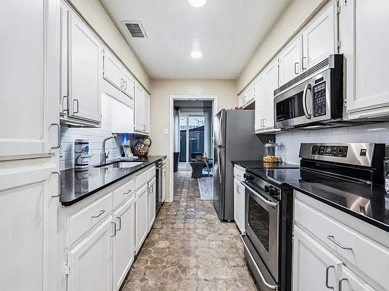4517 Holland Ave #107 — Photo 6
