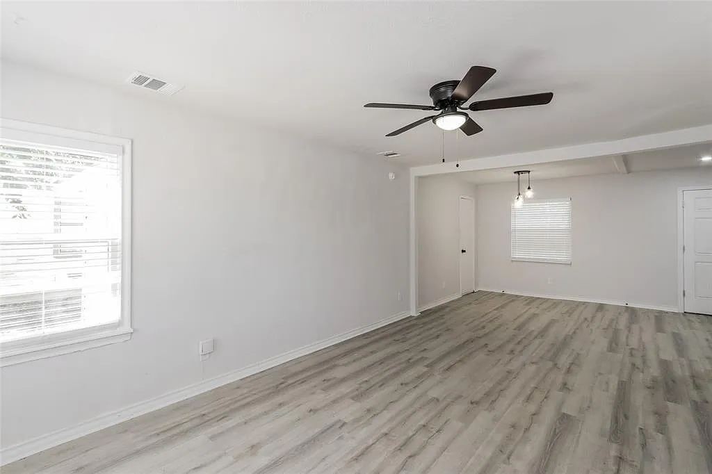 4 bed, 1.0 bath, 1655 sqft, $2,300 — Photo 4