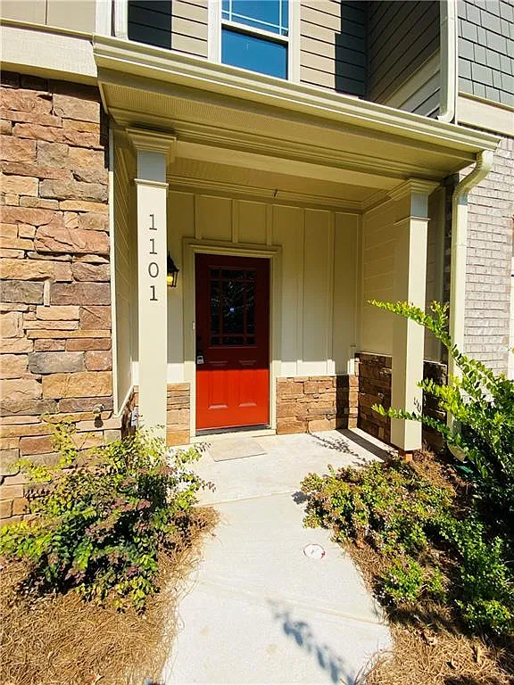 3 bed, 2.5 bath, 1786 sqft, $2,050 — Photo 3