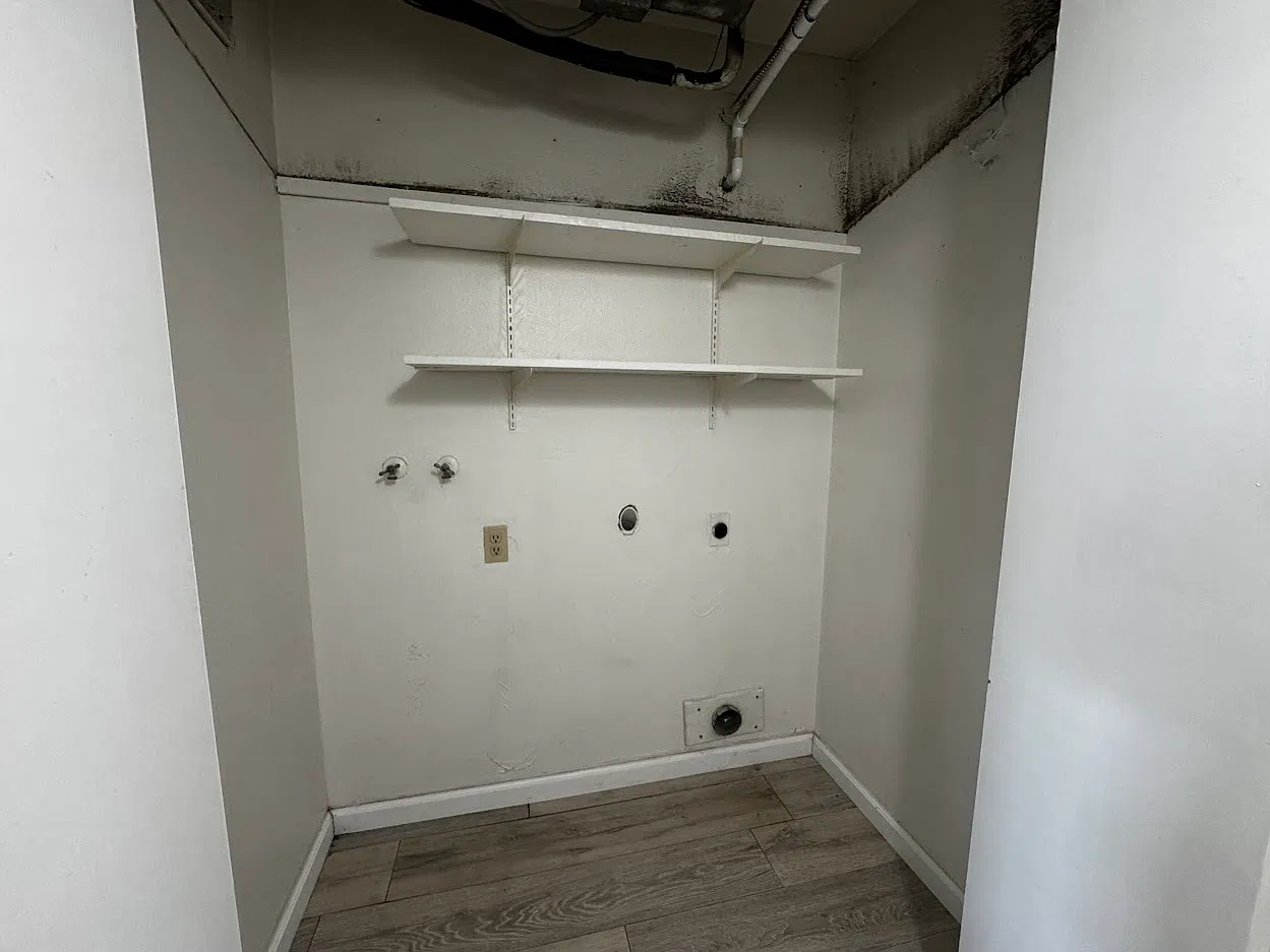 2 bed, 864 sqft, $1,425 — Photo 2
