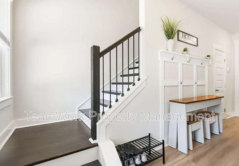 7722 Park Gate Dr — Photo 13