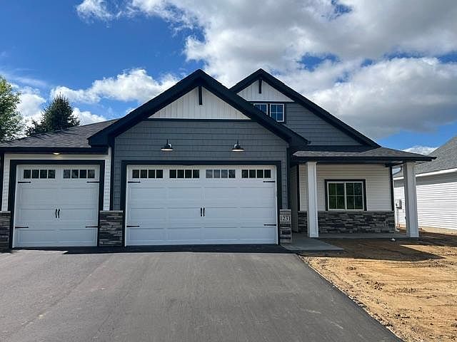 1st image of 1231 Honeysuckle Ln