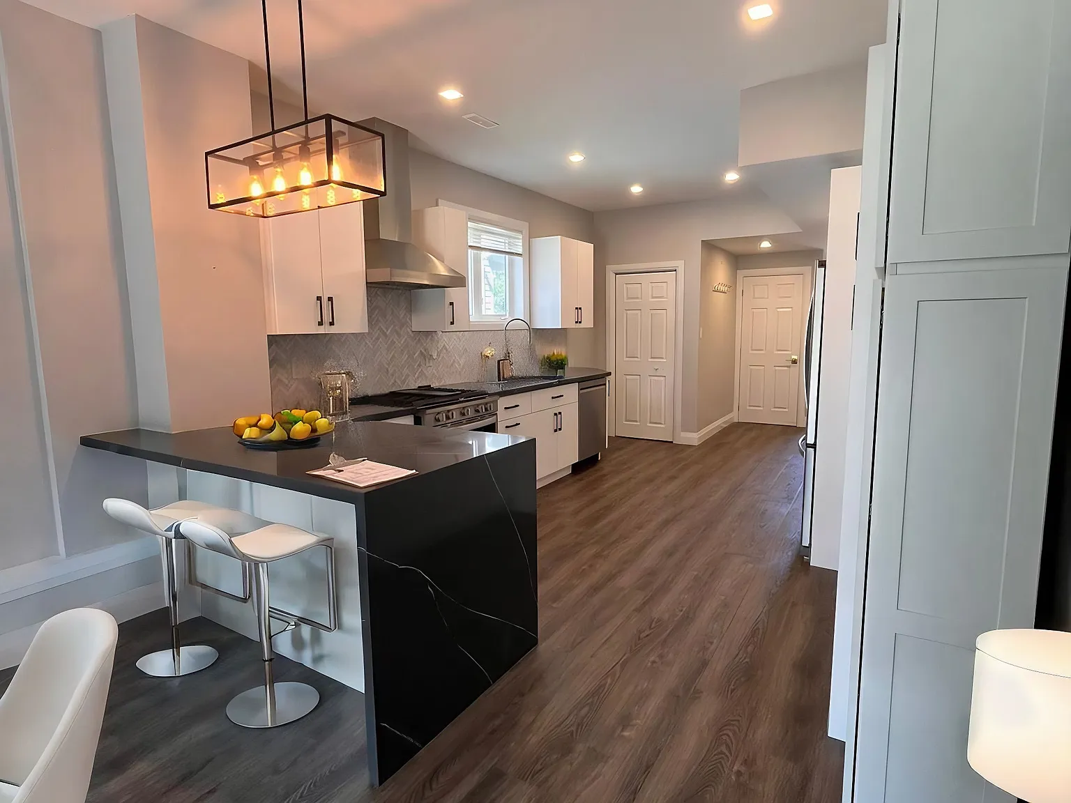 1 bed, $1,900 — Photo 1