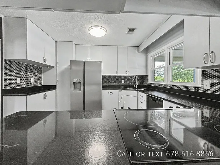 560 Lee Byrd Rd #A — Photo 4