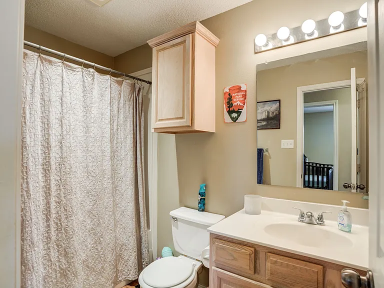 505 N Iola Ave — Photo 15