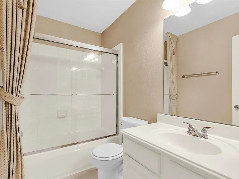 31 N Walden Elms Cir — Photo 19