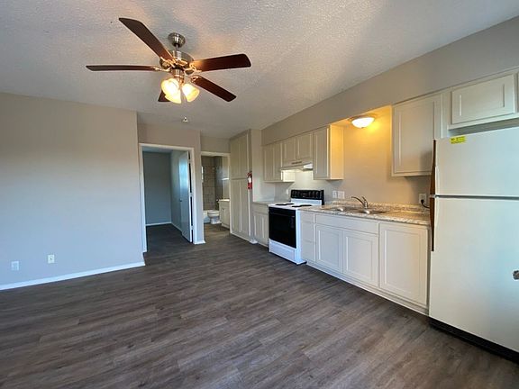 3rd image of 2909 San Antonio St #8