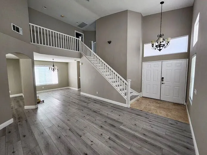 948 Bingham Dr — Photo 2