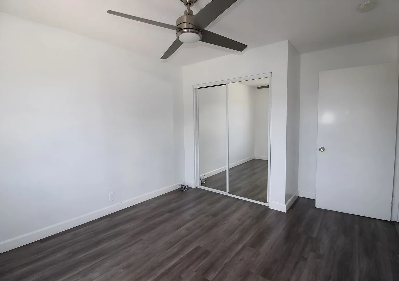11306-08 S. Figueroa Street — Photo 4