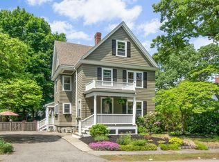 9 Oak Rd, Milton, MA 02186