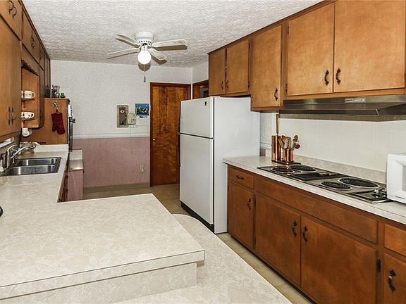 3rd image of 4335 Fairhope Dr