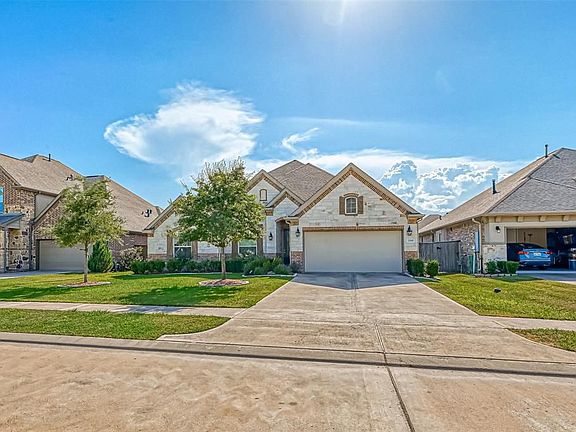 3rd image of 2269 Oakleaf Trail Ln