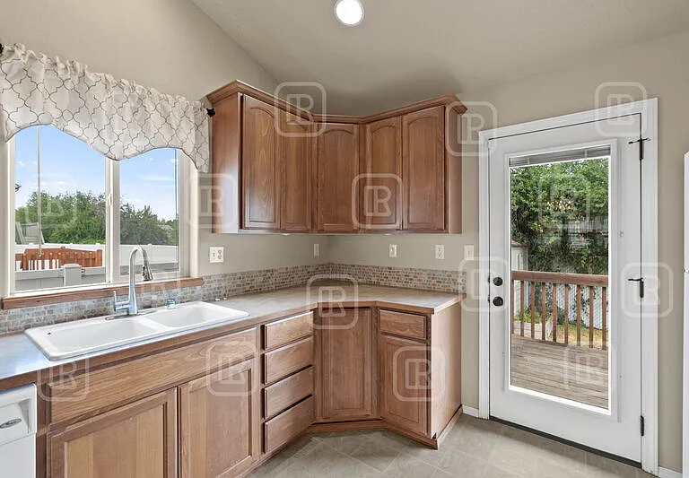 17509 E Nora Ln — Photo 9