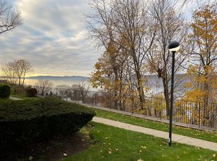 10 Hudson Point Ln, Ossining, NY 10562