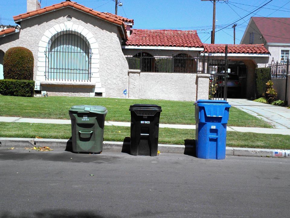 2nd image of 1415 W 93rd St