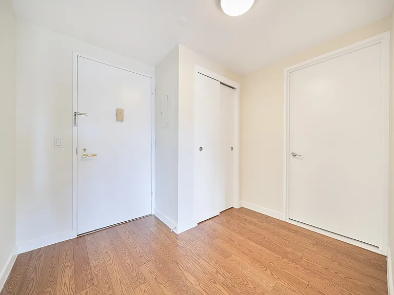 7525 153rd St #407 — Photo 9
