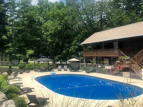 1600 N Willis Dr — Photo 3
