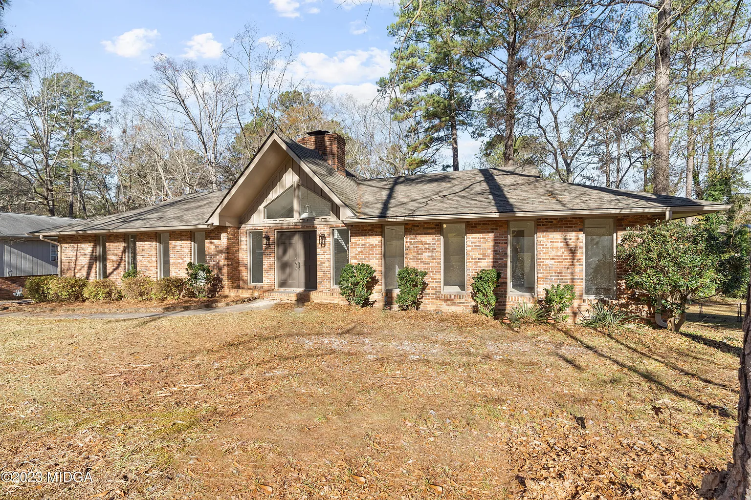 638 Commanche Dr photo 1