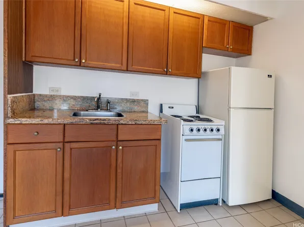 1459 Pele St APT 211, Honolulu, HI 96813