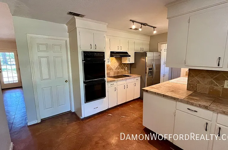 308 Woodrun Dr — Photo 4