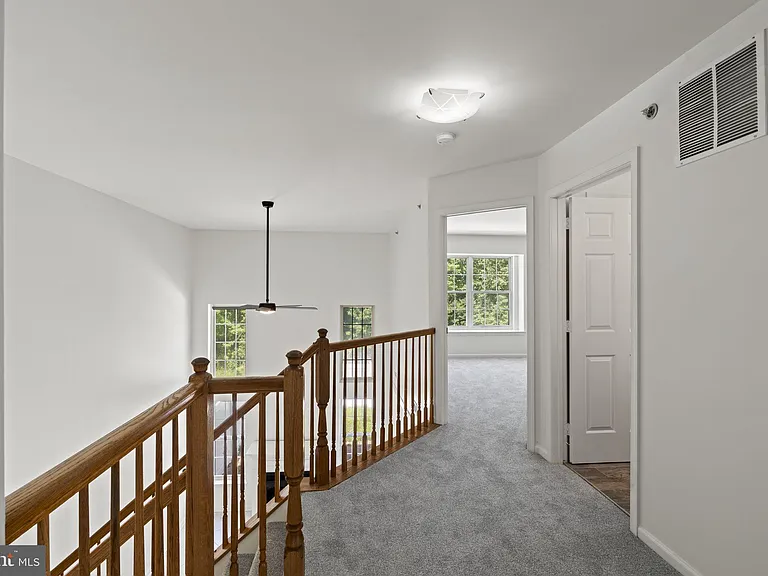 124 Buckingham Way — Photo 13