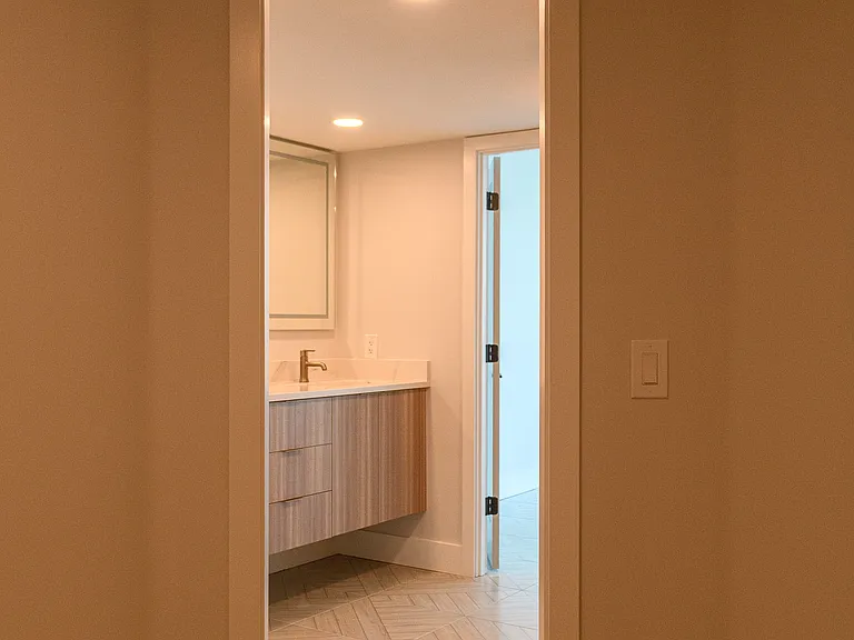 1 Key Capri #405W — Photo 31