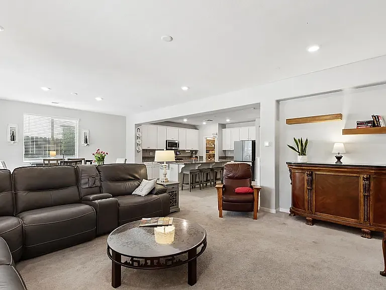 3652 Edington Dr — Photo 14