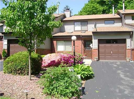 1st image of 541 Barberry Ln #541