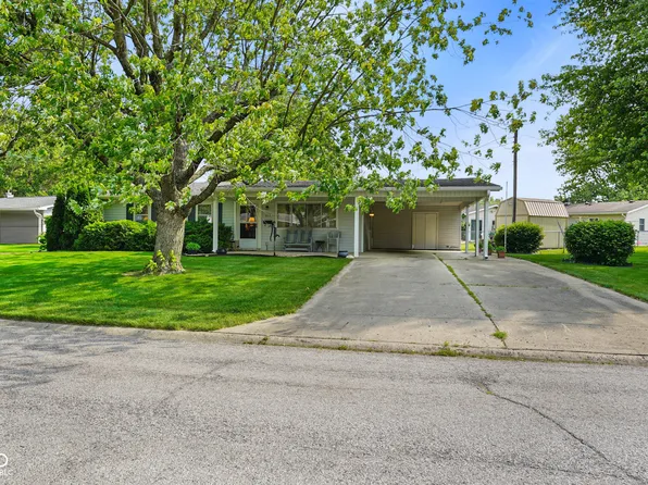 623 Circle Ct, New Whiteland, IN 46184