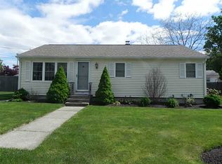 75 Urquhart St, Cranston, RI 02920