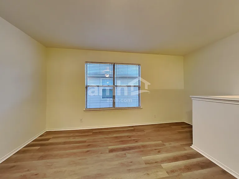 7711 Cortland Oak — Photo 11
