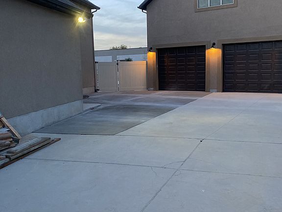 5th image of 1214 W Michaelsen Way