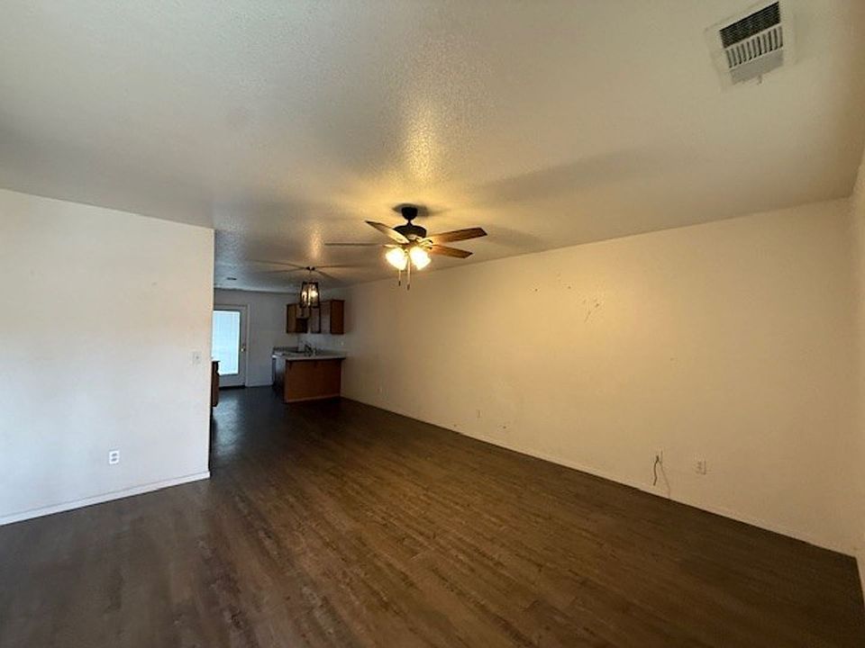 2nd image of 1909 E Academy Ave #1911